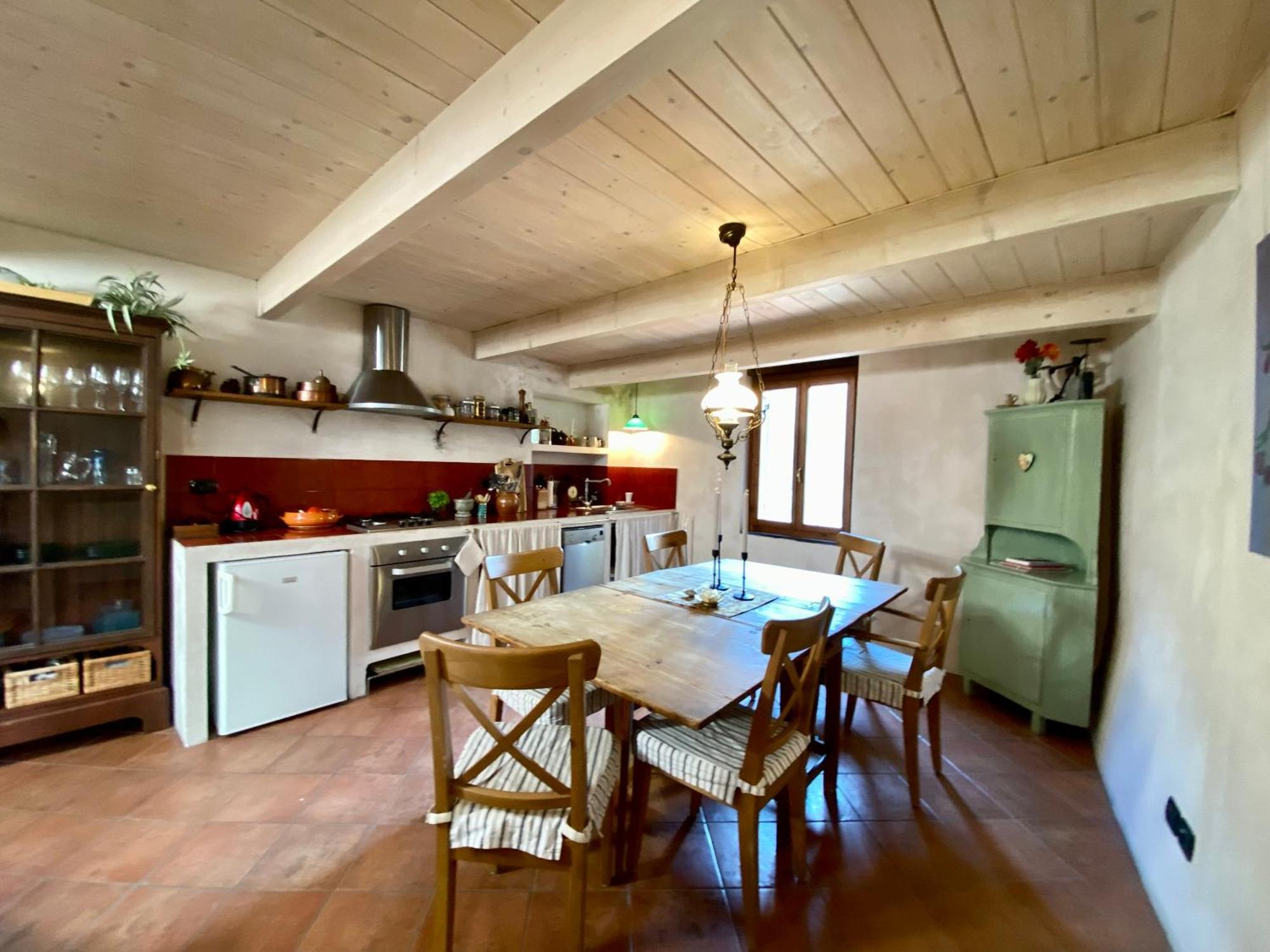 Iconic Italian Townhouse W Rooftop Terrace & Mountain View, Pigna Exterior photo