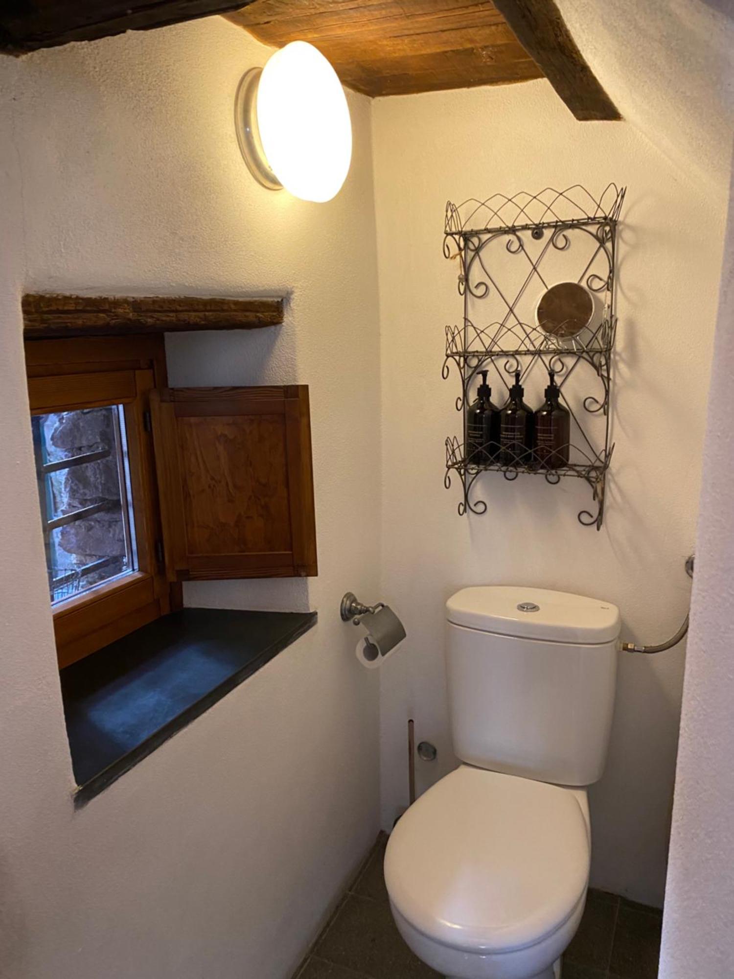 Iconic Italian Townhouse W Rooftop Terrace & Mountain View, Pigna Exterior photo