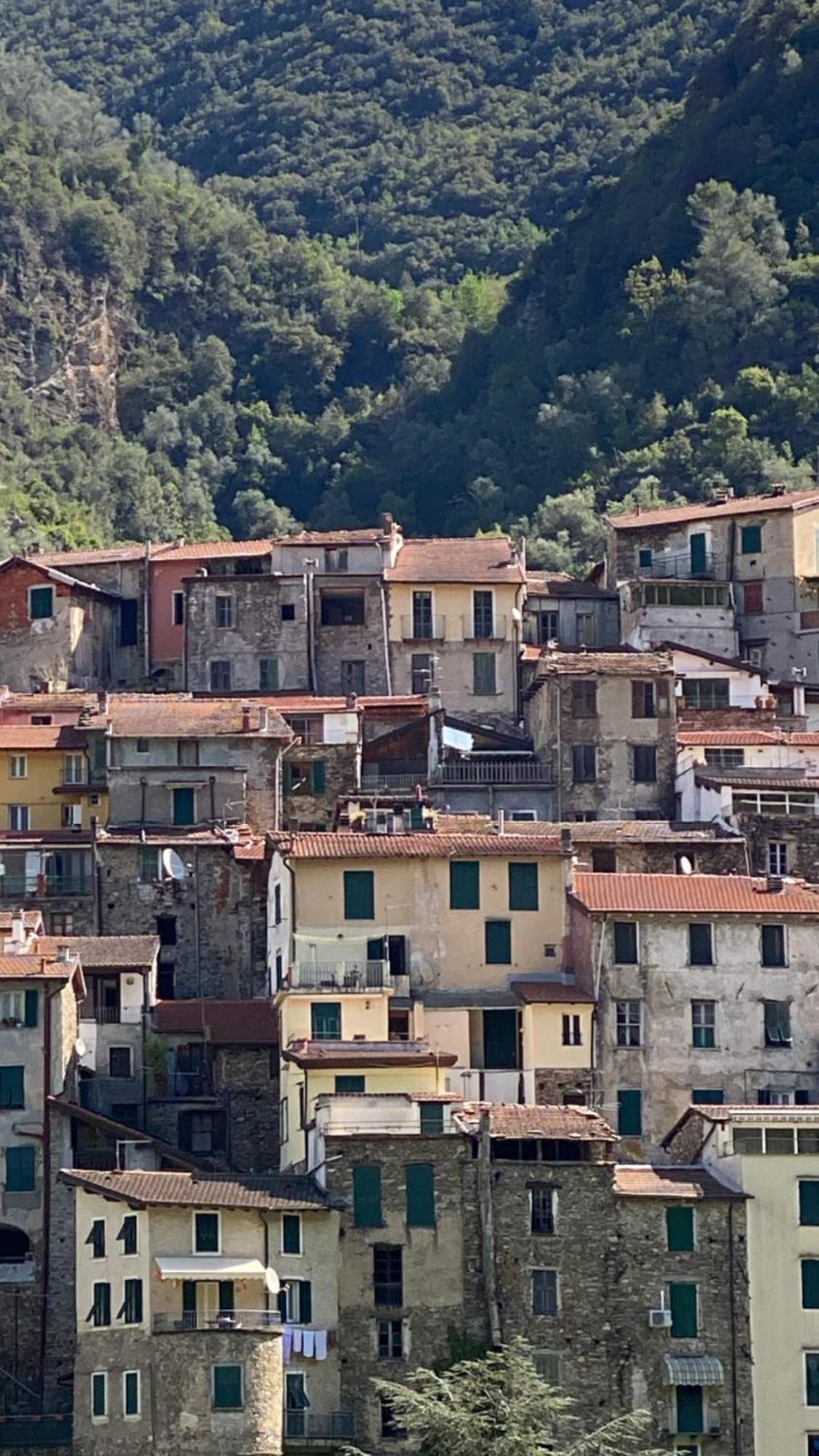 Iconic Italian Townhouse W Rooftop Terrace & Mountain View, Pigna Exterior photo